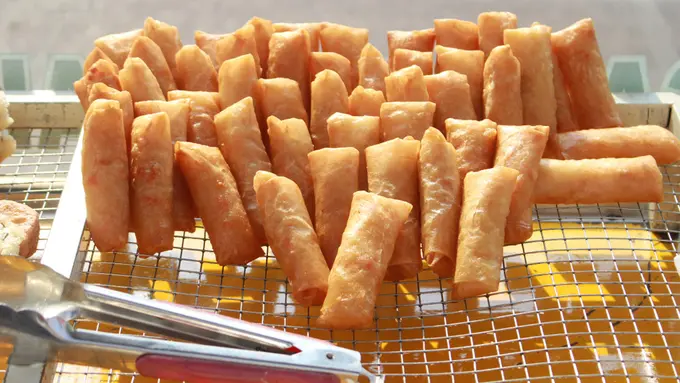 Kisah Sukses Penjual Gorengan, Dulu Digaji Rp15 Ribu Kini Raup Omzet Rp150 Juta