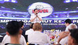 Ketua Umum PBVSI, Imam Sudjarwo, saat memberikan sambutan dalam perayaan ulang tahun ke-71 PBVSI di Gedung Serbaguna Padepokan Voli Sentul, Kamis (26/2/2026) sore WIB. (Bola.com/Abdul Aziz)