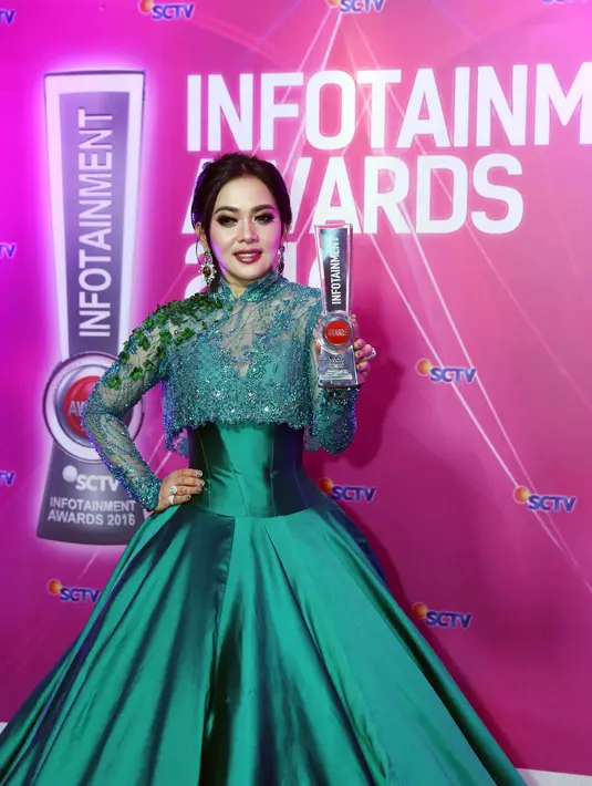 Di Asia, penyanyi 32 tahun ini akan singgah dibeberapa negara, diantaranya Malaysia, Hong Kong, Singapura, Brunei Darussalam, Jepang, dan Korea. (Nurwahyunan/Bintang.com)