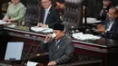 Presiden Republik Indonesia, Prabowo Subianto minum secangkir kopi disela-sela menyampaikan pidatonya dalam sidang paripurna Dewan Perwakilan Rakyat (DPR) di Jakarta, Rabu 20 Mei 2026. (AP Photo/Achmad Ibrahim)