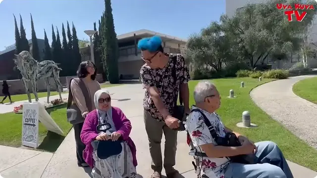 6 Potret Cinta Kuya Ajak Kakek-Nenek Melihat Kampusnya di Amerika, Tuai Pujian