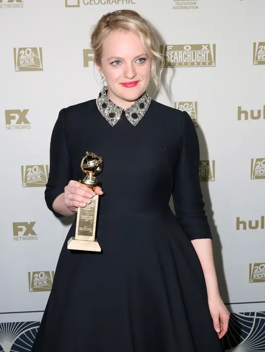 Melansir dari CNN, tak hanya mengenakan outfit serba hitam namun mereka juga mengumpulkan dana hingga terkumpul hampir 15 Juta Dollar US untuk dana pertahanan hukum. (AFP/Rachel Murray)