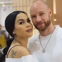 Artis yang harus rela berpisah sementara dengan pasangannya karena wabah Virus Corona COVID-19. (Sumber: Instagram/melaney_ricardo)