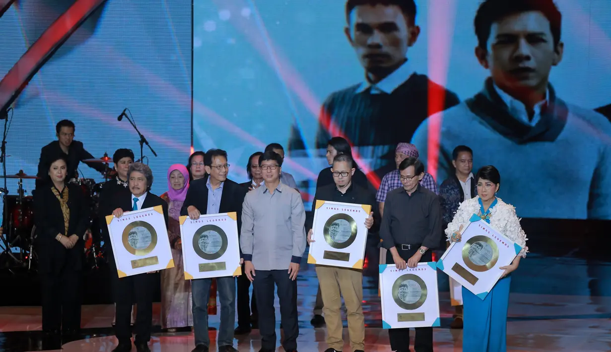 Album 'Sings Legends' NOAH terdapat 8 buah lagu dari para penyanyi legenda seperti lagu milik mendiang Chrisye, Titiek Puspa, Koesplus, dan Bimbo. (Adrian Putra/Bintang.com)
