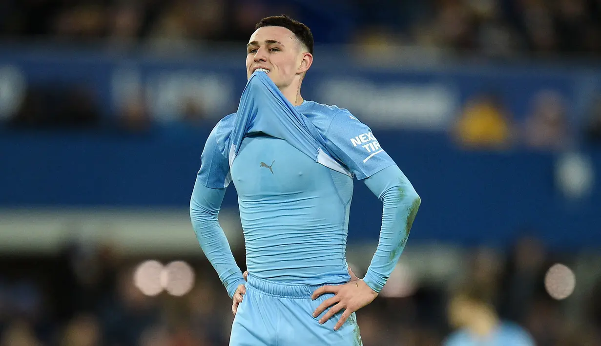 Manchester City mencoba menambah dominasi di babak kedua. Bahkan tercatat, The Cityzens mampu melakukan penguasaan bola hingga 73 persen hingga menit ke-70. Namun, hal tersebut belum membuahkan ancaman berarti ke gawang yang dijaga Jordan Pickford. (AFP/Oli Scarff)