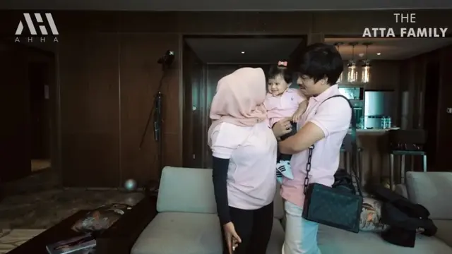 Ekspresi Atta Halilintar saat mendapat hadiah ulang tahun mewah di hari ulang tahunnya. (Foto: YouTube/AH)