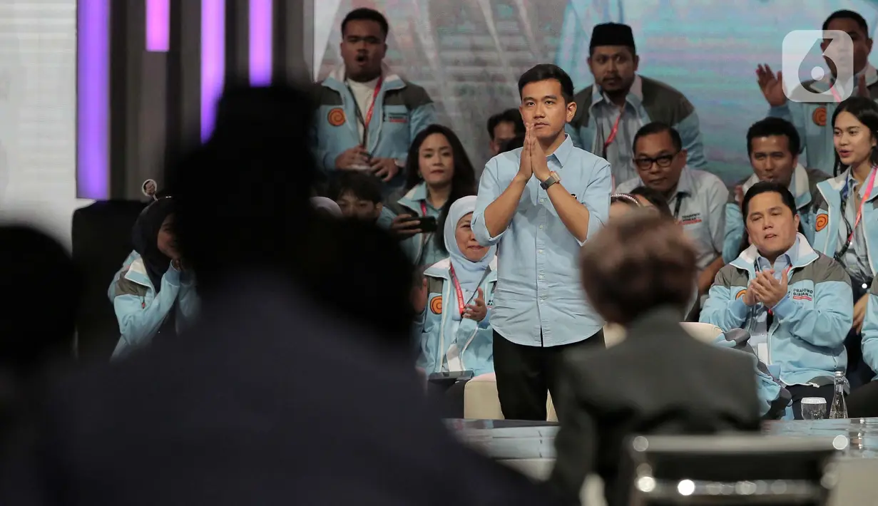 Cawapres nomor urut 2 Gibran Rakabuming Raka sesaat sebelum Debat Keempat Pilpres 2024 di Jakarta Convention Center (JCC), Jakarta, Minggu (21/1/2024). (Liputan6.com/Angga Yuniar)