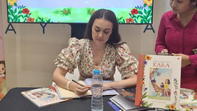 Temukan Dunia Ajaib Bersama Teman-Teman Baru Kara, Buku Anak Kolaborasi Rianti Cartwright dan BukuAku (Foto dok : Fimela/Virlia Sakina Ramada)