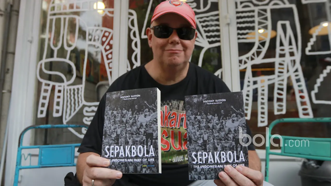 Antony Sutton, Sepak Bola Indonesia