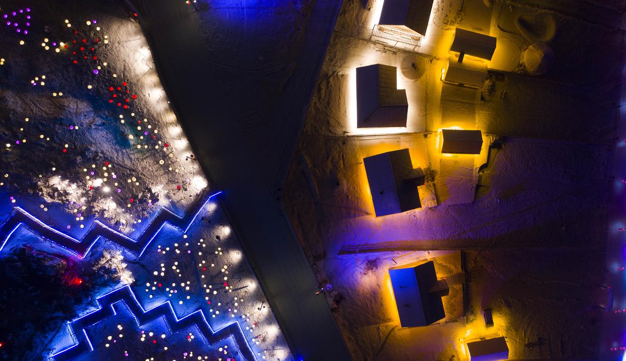 Pemandangan musim dingin di Desa Talat di Koktokay, wilayah Fuyun, Daerah Otonom Uighur Xinjiang, China pada 25 Desember 2020. Berlokasi di dekat hulu Sungai Ertix, Desa Talat dijuluki sebagai "desa pertama di sepanjang Sungai Ertix". (Xinhua/Sadat)