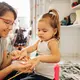 Pada masa pertumbuhan, anak-anak akan semakin penasaran dengan perubahan yang terjadi pada fisik mereka. (Foto/dok: Pexels/Jonathan Borba)