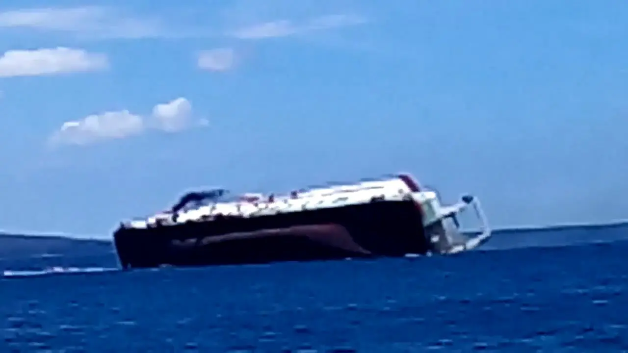 Ngeri, Ini Video Detik-detik Tenggelamnya KMP Rafelia 2