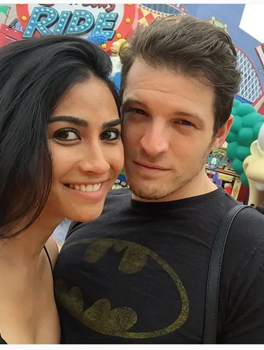 Lewat akun Instagramnya, pemain film The Blackout Experiment (2014) itu mengatakan kalau dirinya telah selesai kuliah di Amerika Serikat. (Instagram/ @uliauliani10)