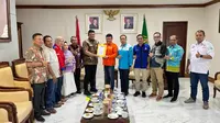 Gubernur Sumut Bobby Nasution mengundang 10 pimpinan dari perwakilan Partai Buruh dan SP/SB yang ada di Sumut saat demo 28 Agustus 2025. (Liputan6.com/Reza Efendi)