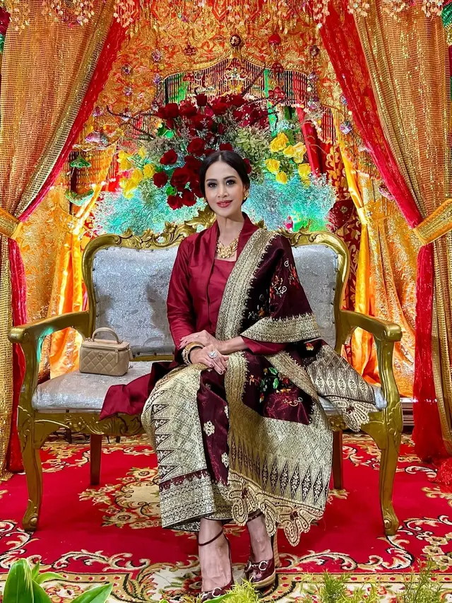 Outfit Kondangan Ala Diah Permatasari (Foto: Instagram @dps_diahpermatasari)
