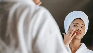 Ciri Orang yang Rajin Membaca Komposisi Skincare Sebelum Membeli