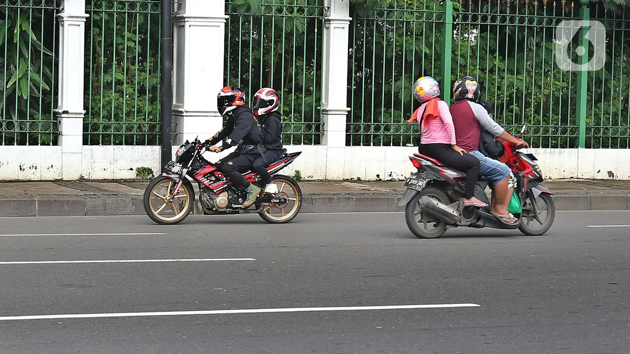 Razia Motor Berknalpot Bising di Kawasan Monas