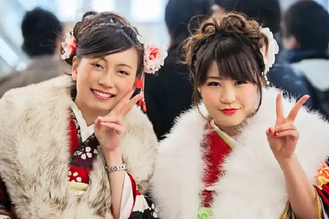 Untuk merayakan Seijin No Hi atau hari  kedewasaan, para perempuan rela habiskan Rp 113 juta untuk kimononya (foto: talk-japan.com)