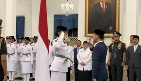 Gibran Kukuhkan 76 Paskibraka yang Bertugas saat Upacara HUT RI di Istana