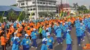 Citizen6, Surabaya: Sedikitnya 250 orang anggota Jalasenastri Kobangdikal ikuti pemecahan rekor Muri Senam Rekreasi Porwosi Jawa Timur sekaligus HUT Porwasi ke - 45 pada 2012 ini, Minggu (3/6). (Pengirim: Penkobangdikal)