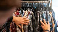 Sering Gatal Setelah Pakai Baju Baru? Mungkin Ini Penyebab yang Enggak Kamu Duga