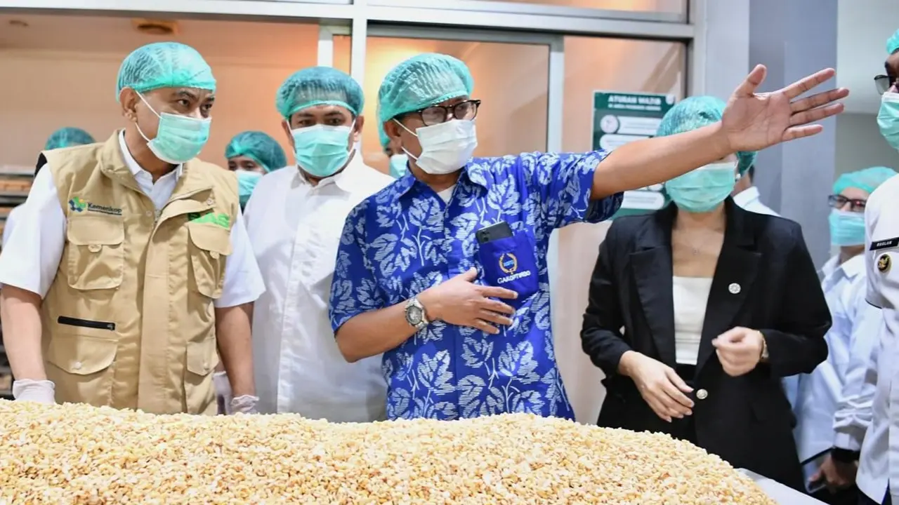 Menkop Siapkan Kopti Bogor Jadi Pemasok Tempe Tahu Program Makan Bergizi GratisProdusen Tempe Tahu Indonesia (Kopti) Bogor, Rabu (15/1/2025). (Foto: Liputan6.com/ Achmad S)
