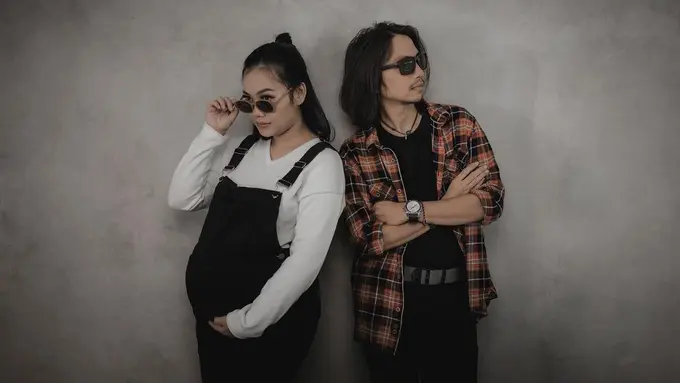 [Fimela] Fiersa Besaru dan Aqia Nurfadla