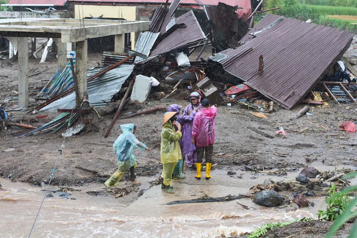 Potret Kerusakan Dampak Bencana Longsor dan Banjir Bandang di Wilayah Sumut, Sumbar, dan Aceh