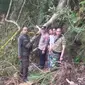 Sebanyak 4 orang meninggal dunia akibat tertimpa pohon saat berburu di hutan lindung Kampung Cikolak, Kecamatan Peundeuy, Kabupaten Garut. (Liputan6.com/ Dok Polres Garut)