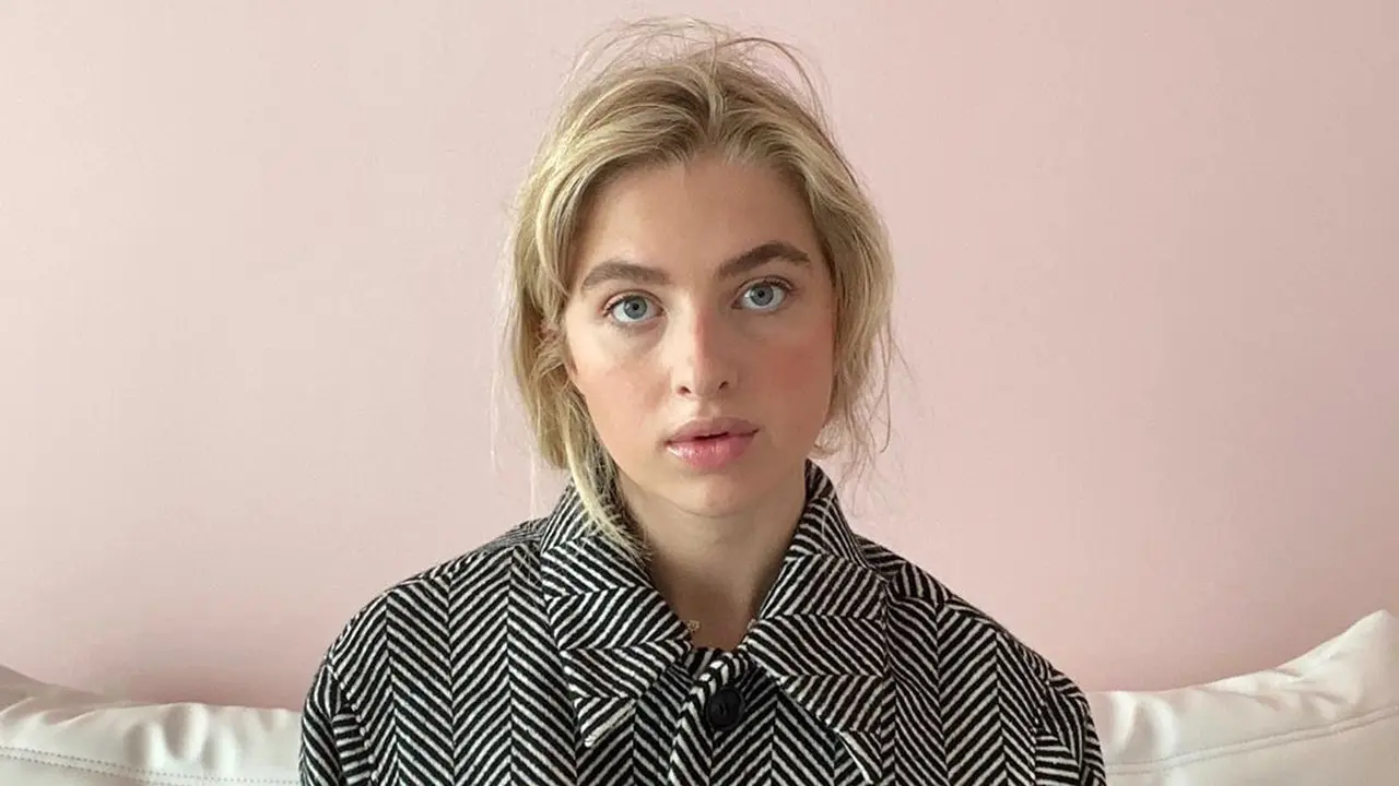 Anais Gallagher