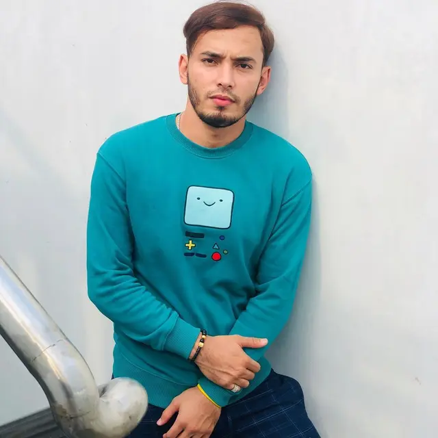 6 Potret Rifky Alhabsyi, Dulu Atlet Sepak Bola Kini Jadi Aktor 'Suara Hati Istri'