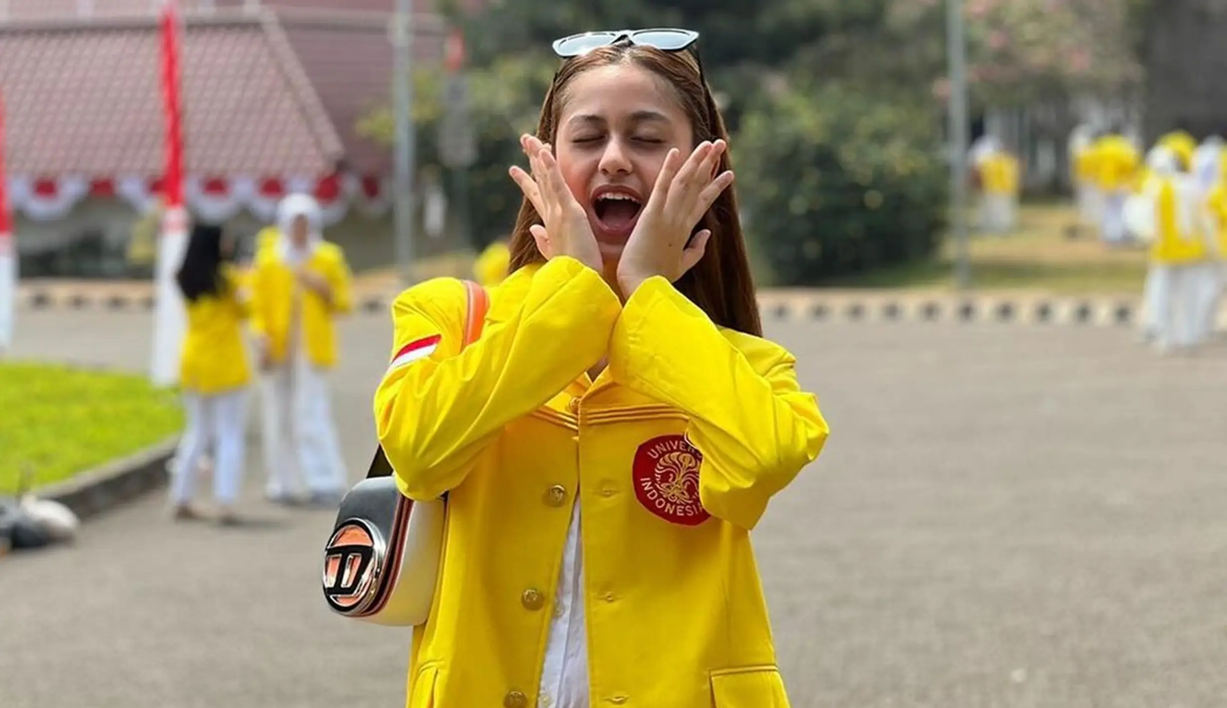 Gaya Asila Maisa Anak Ramzi Pakai Jas Almamater UI, Jadi Mahasiswa ...
