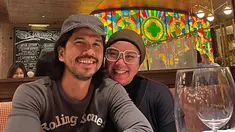 Dalam perjalanan pernikahannya tersebut, Papa Rock n Roll satu ini sudah dikarunia tiga orang putri yang cantik. Sudah tumbuh besar, kini ketiga putrinya pun kerap disorot banyak netizen. Seperti halnya Kyra, anak pertamanya yang kini sudah beranjak dewasa. 
 (Liputan6.com/IG/@ariyowahab)
