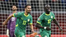 Sadio Mane (kanan) menjadi pahlawan kemenangan Senegal setelah mencetak gol ke gawang Mesir pada semifinal Piala Afrika 2025, Kamis (15/1/2026) dini hari WIB. (SEBASTIEN BOZON / AFP)
