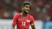 Kapten Singapura, Hariss Harun, saat melawan Timnas Indonesia pada laga Piala AFF 2018 di Stadion Nasional, Singapura, Jumat (9/11). Singapura menang 1-0 atas Indonesia. (Bola.com/M. Iqbal Ichsan)