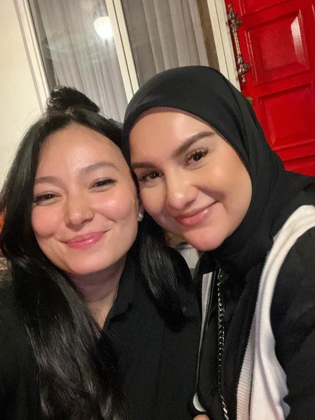 7 Momen Persahabatan Keluarga Irish Bella dan Asmirandah, Kompak Banget