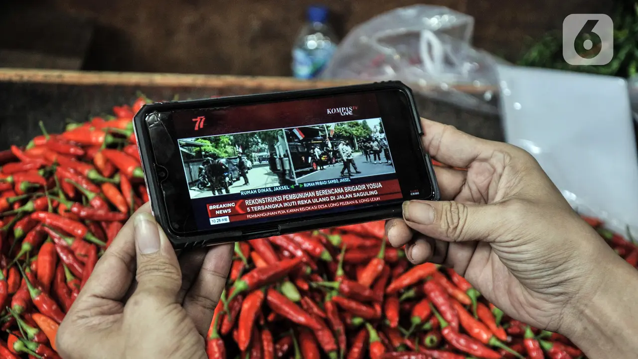 Antusiasme Warga Nonton Rekonstruksi Ulang Pembunuhan Brigadir J