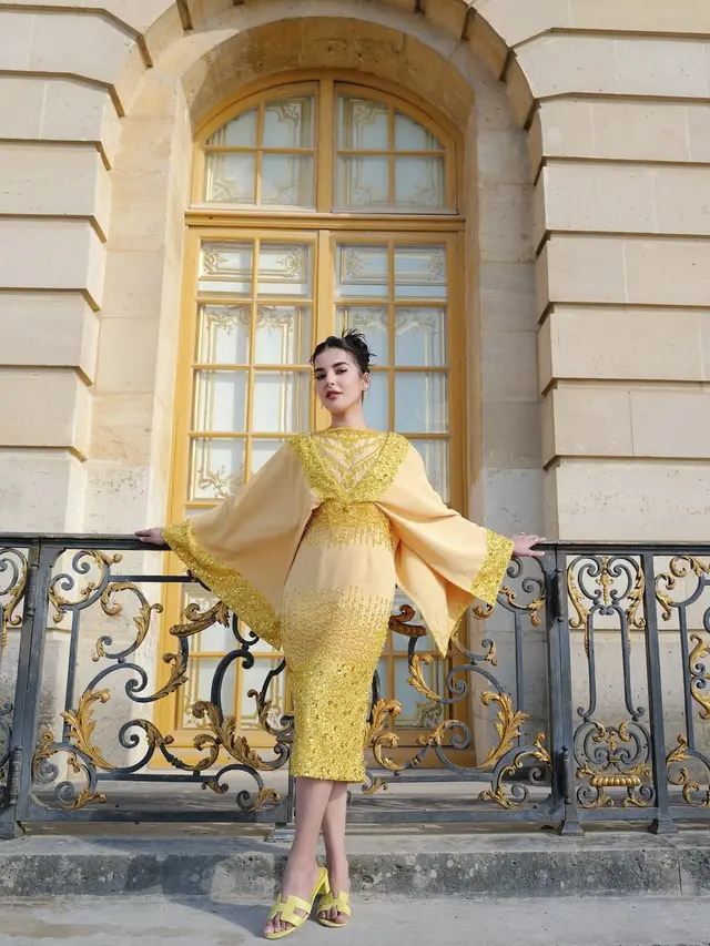 6 Potret Tasya Farasya Pakai Outfit Kuning, dari Awal hingga Akhir Pernikahan