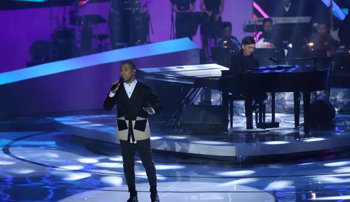 Marcell Siahaan, salah satu penyanyi yang terinspirasi dengan karya-karya yang telah dilahirkan oleh musisi Yovie Widianto. Mengagumi sosok Yovie, ternyata ada lagu yang sangat disukai Marcell. (Nurwahyunan/Bintang.com)