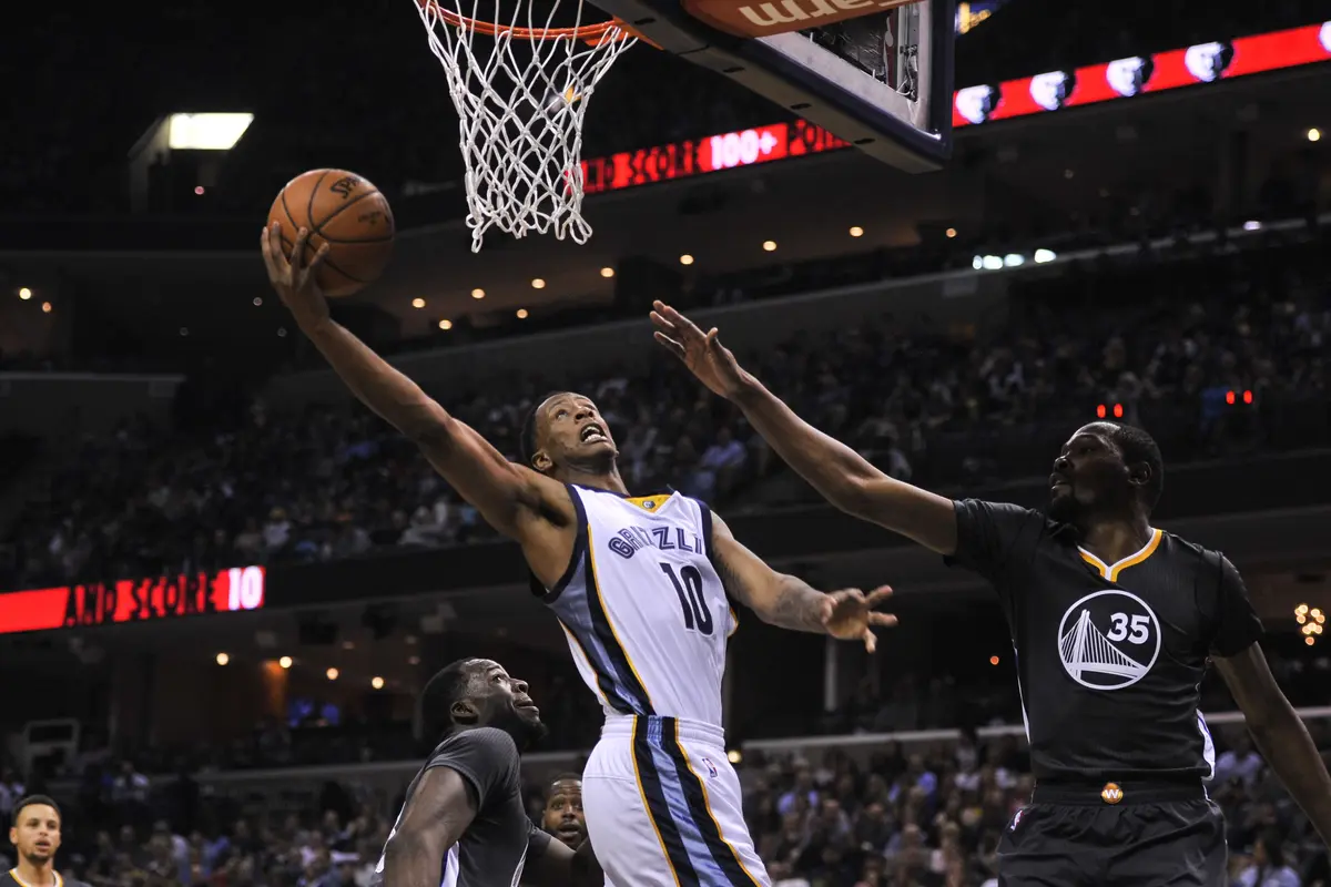 Grizzlies Gasak Warriors