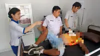Detik-Detik Pekerja Jatuh dari Pohon Setinggi 7 Meter, Kini Kritis