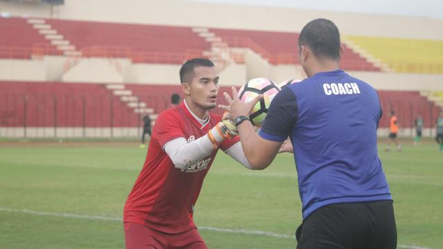 Kiper PSMS Medan, Dhika Bhayangkara