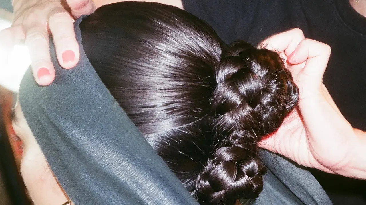 Gaya rambut di pekan mode