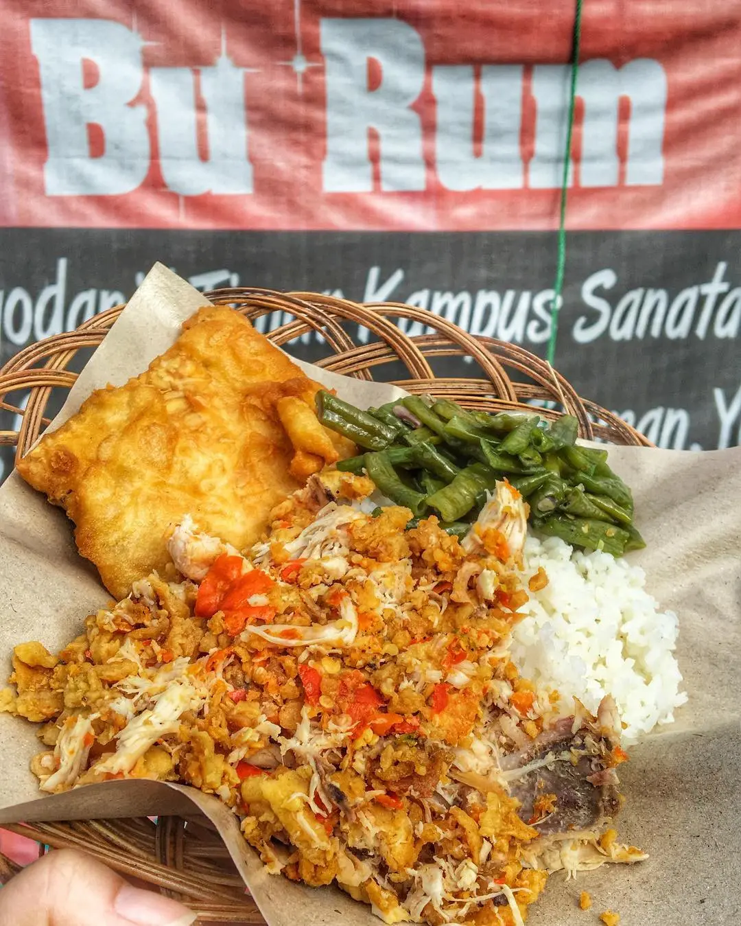 Ayam Geprek Bu Rum, Yogyakarta. (Sumber Foto: salmainaelias/Instagram)