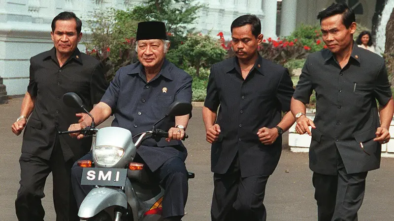 Mundurnya Presiden Soeharto