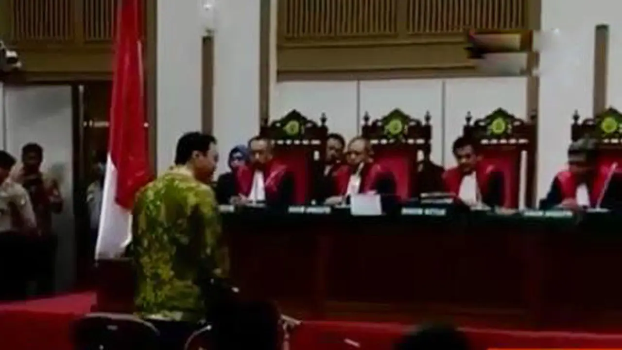 Hakim Tolak Penyerahan 2 Keping CD dari Rizieq Shihab