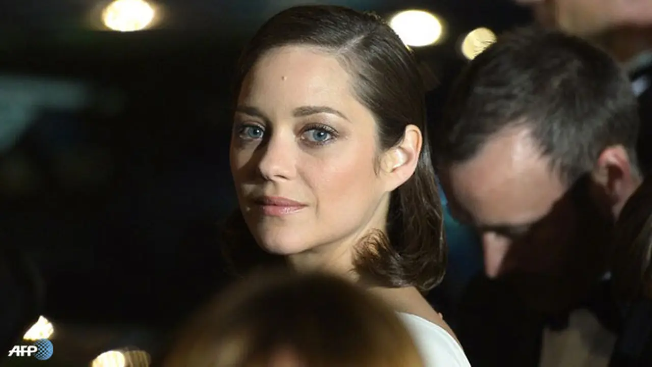 marion-cotillard-130822b.jpg