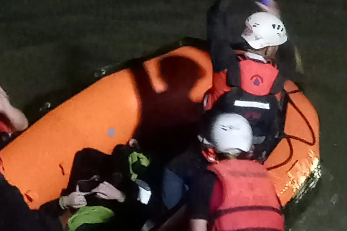 Tim SAR Gabungan berhasil membawa para siswa MTS Harapan Baru yang menjadi korban dalam kegiatan Susur Sungai di  Sungai Cileueur Hulu Leuwi Ili, Ciamis.