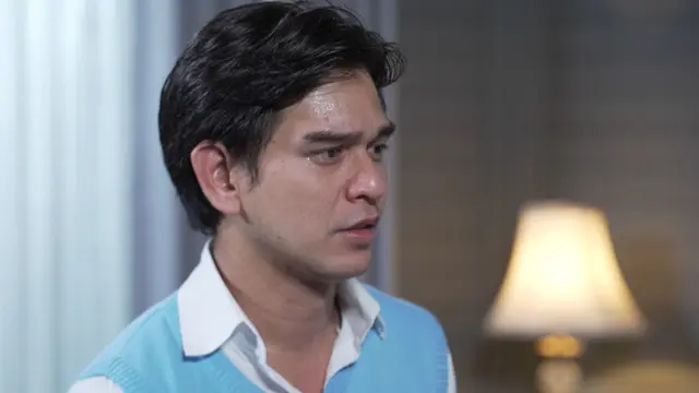 Di Antara Dua Cinta