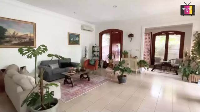 Potret rumah kontrakan Rina Nose (Sumber: YouTube/Qiss You TV)